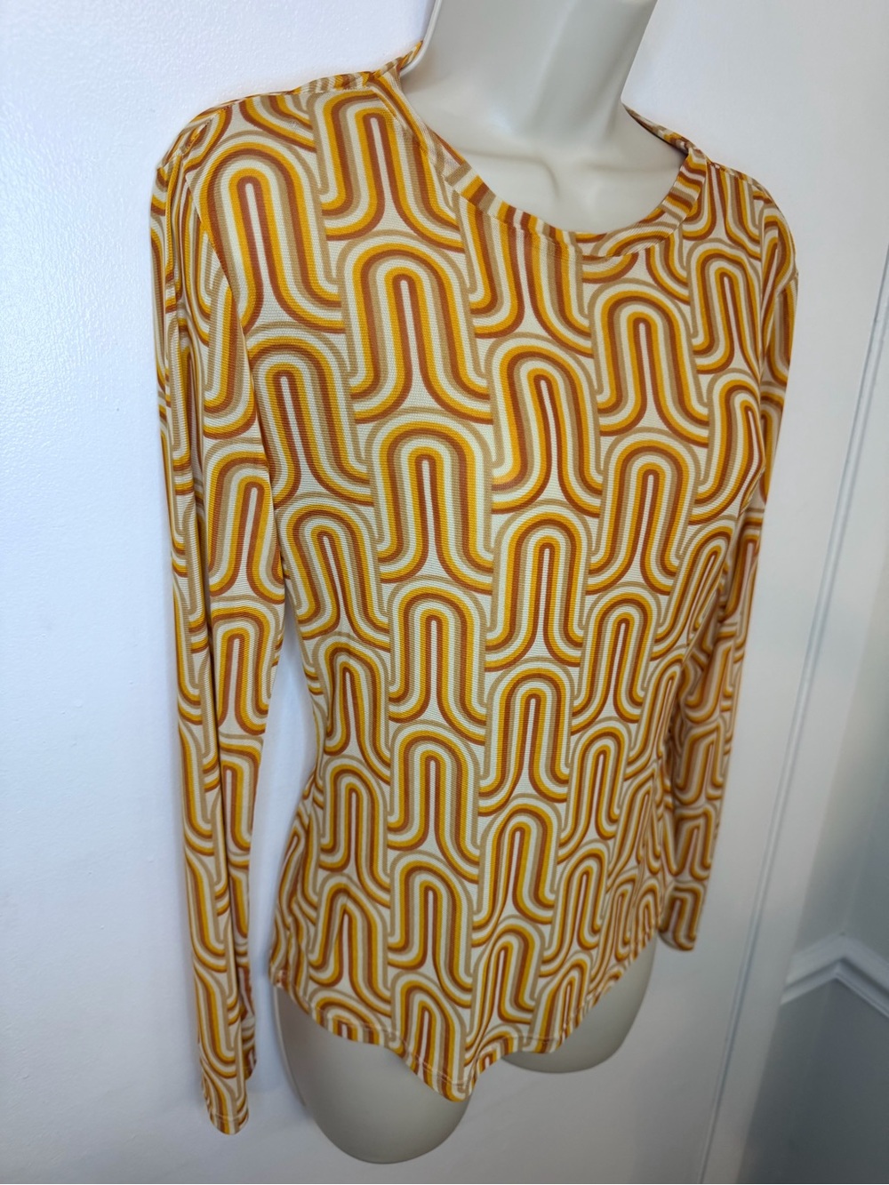 Gianni Bini Retro Mesh Mod Long Sleeve Crew Neck Top Size M - Picture 3 of 9